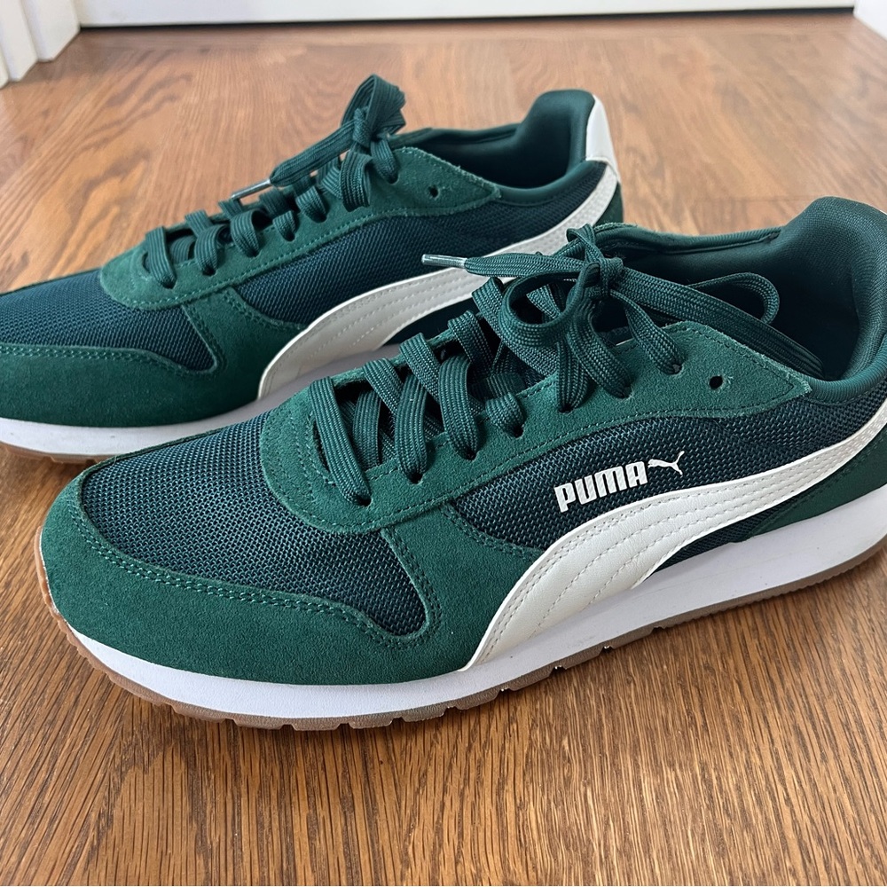 Puma Men's Dark Green and White Sneakers